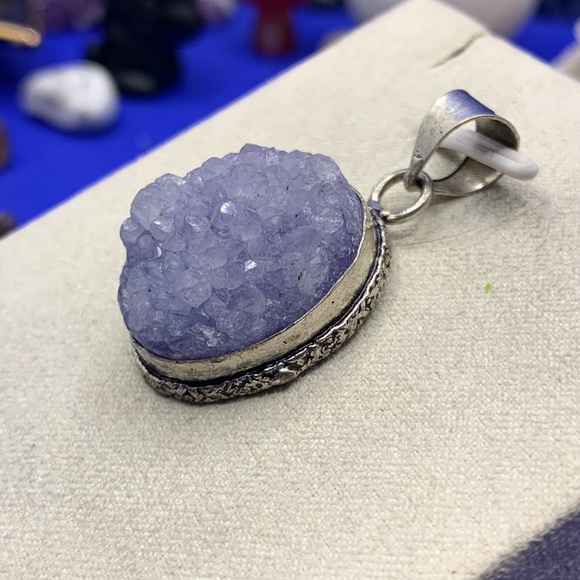 Small Lavender Quartz Crystal Druzy Pendant! .925 Sterling Silver Plated. - Picture 3 of 11